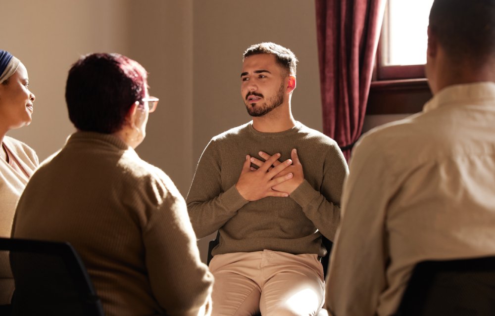 Apoyo, confianza y participación del hombre en la terapia de grupo